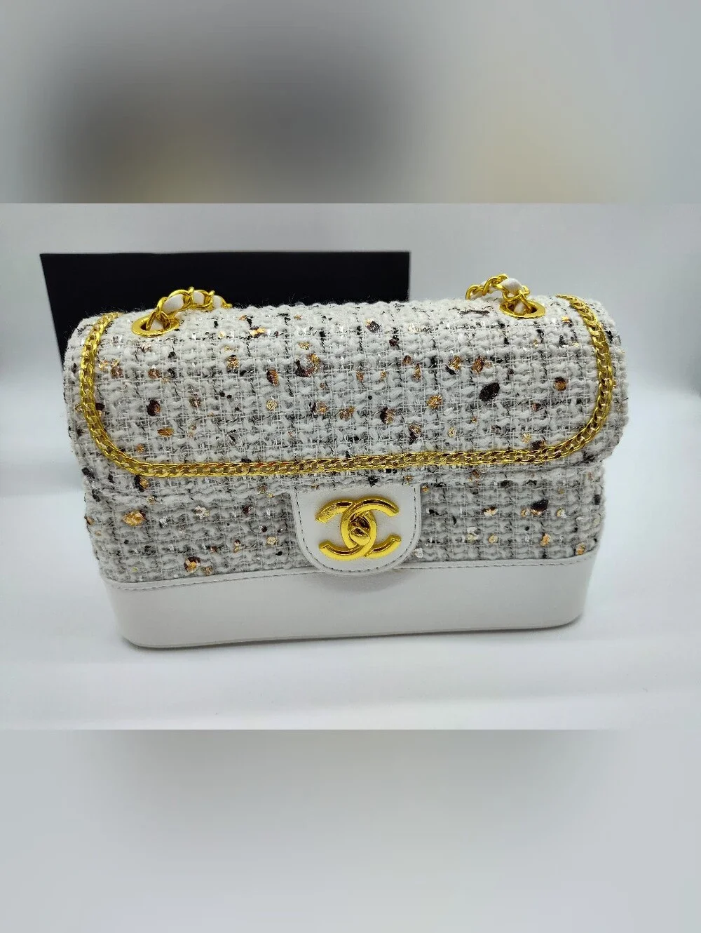 CHANEL Makeup Promotional Gift White Tweed Gold Chain Cosmetic CC Turnlock NIB